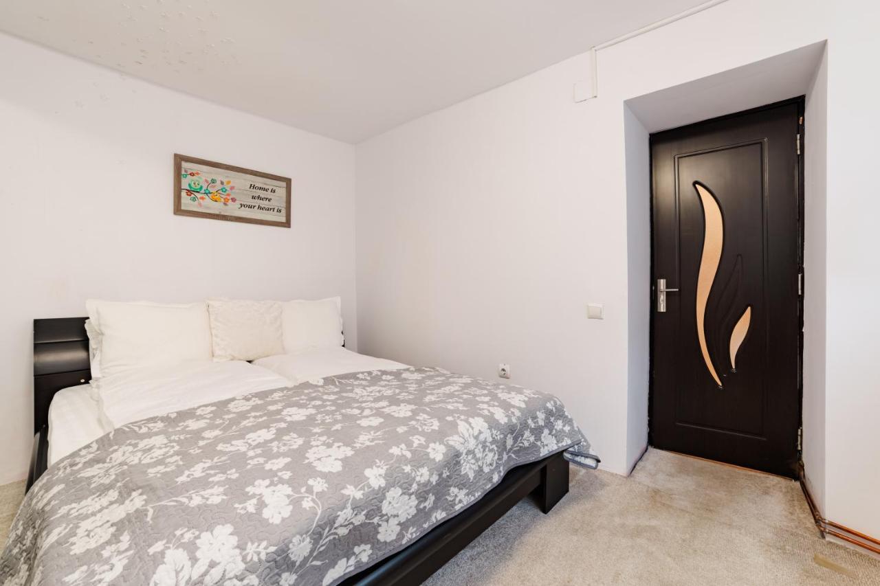 Anastasia Apartments With Parking Braşov Buitenkant foto